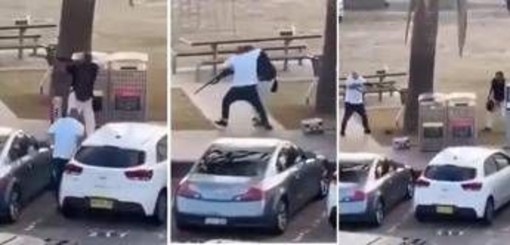 Sydney, il cittadino eroe affronta e disarma il terrorista Sydney, il cittadino eroe affronta e disarma il terrorista