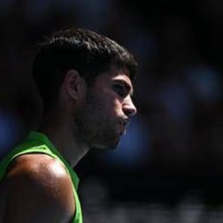 Australian Open, De Minaur prende warning e Alcaraz lo difende: cos'è successo