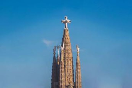 Barcellona, 24 tonnellate di adesivo Loctite per completare le torri della Sagrada Familia