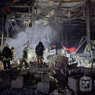 Ucraina, raid russo su Kharkiv: almeno 4 morti. Colpita struttura pediatrica Ucraina, raid russo su Kharkiv: almeno 4 morti. Colpita struttura pediatrica