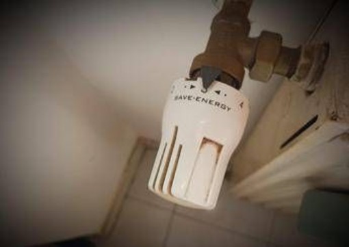 Chi decide gli orari del riscaldamento in condominio e come modificarli? Tutte le risposte