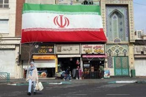 Iran-Usa, agenzia nucleare di Teheran: "Diluiremo uranio al 60% se sanzioni revocate"