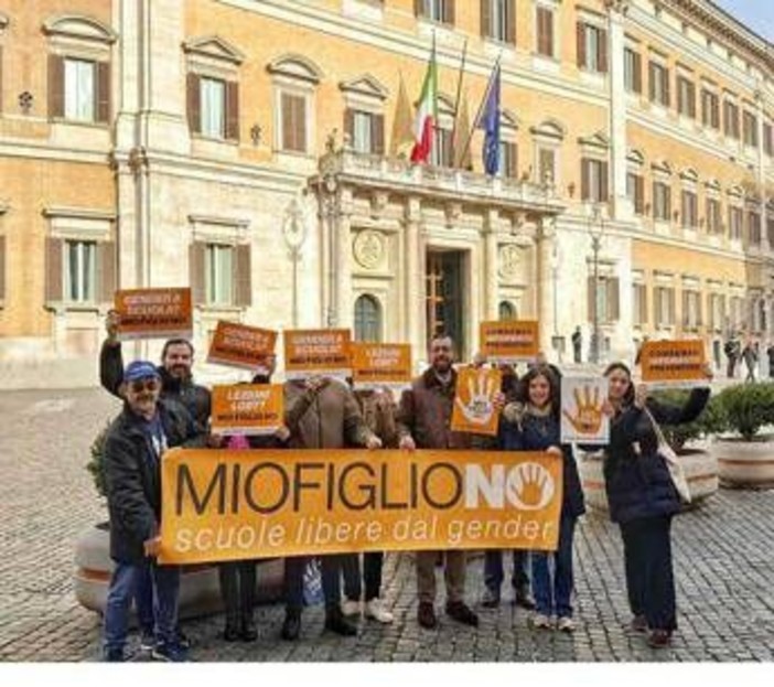 Scuola, Coghe (Pro Vita): via libera a consenso informato è "storica vittoria dei genitori" Scuola, Coghe (Pro Vita): via libera a consenso informato è "storica vittoria dei genitori"