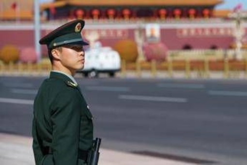 Le mire della Cina su Okinawa, aereo militare punta radar contro jet del Giappone