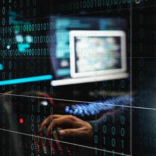 Spionaggio e sabotaggio, Francia denuncia attacchi informatici della Russia all'Ue. Germania convoca ambasciatore
