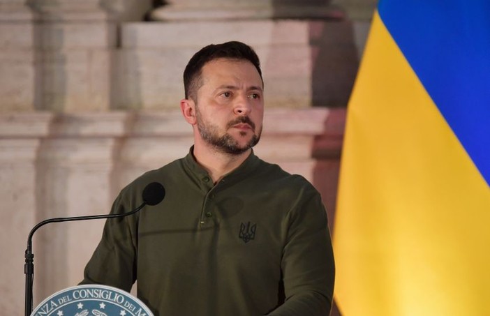 Zelensky “Putin vuole decidere tutto da solo, serve una pace stabile” Zelensky “Putin vuole decidere tutto da solo, serve una pace stabile”