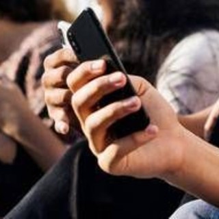 Smartphone spento e niente social, oggi è il Disconnect Day Smartphone spento e niente social, oggi è il Disconnect Day