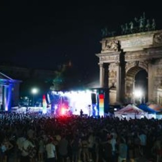 Milano Pride, oggi la parata alle 17: i consigli contro il caldo record