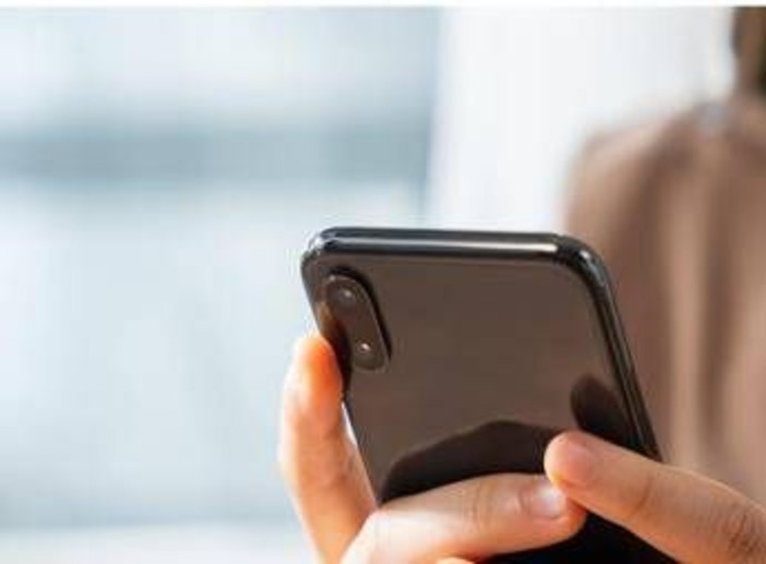 Stalking: Eurispes, quello online il più diffuso, ne hanno esperienza almeno 3 italiani su 10 Stalking: Eurispes, quello online il più diffuso, ne hanno esperienza almeno 3 italiani su 10