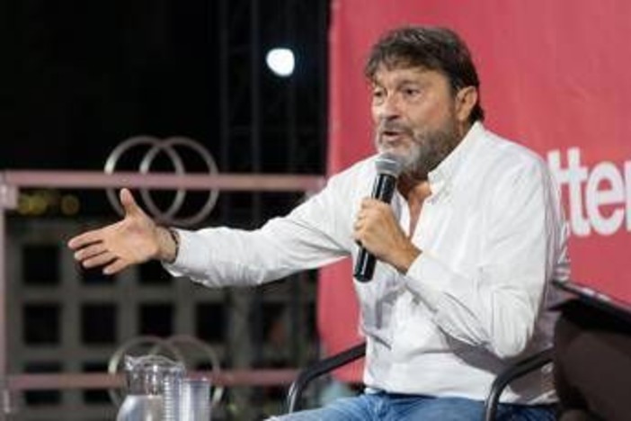 Ranucci: "Foto del bacio fra me e Maria Rosaria Boccia? Fake creato con AI" Ranucci: "Foto del bacio fra me e Maria Rosaria Boccia? Fake creato con AI"