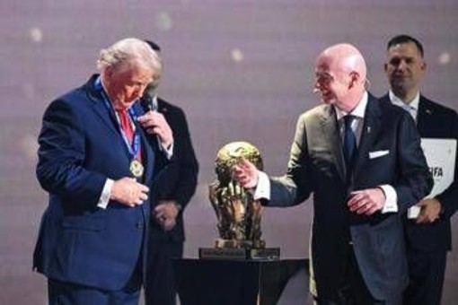 Infantino, indagine Fifa per premio pace a Trump: cos'è successo Infantino, indagine Fifa per premio pace a Trump: cos'è successo