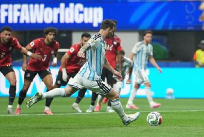 Argentina, Messi furioso dopo rigore sbagliato: "Ho deluso tutti"
