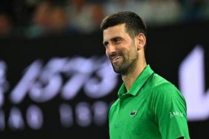 Djokovic concede il punto, Musetti vince il set: fair play del serbo agli Australian Open Djokovic concede il punto, Musetti vince il set: fair play del serbo agli Australian Open