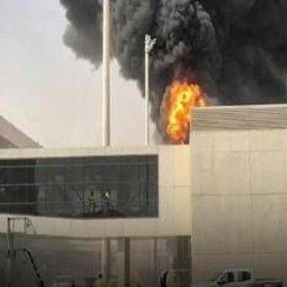 Arabia Saudita, nuovo attacco degli Houthi all’aeroporto di Riad: un morto e 11 feriti