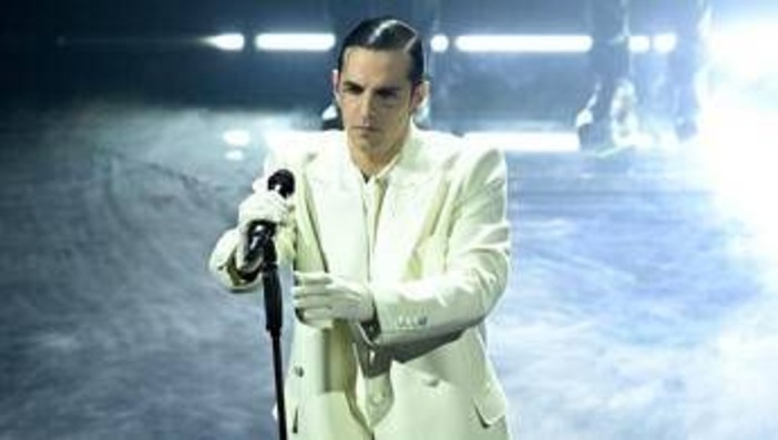 Crans-Montana, Achille Lauro visita i giovani ricoverati al Niguarda