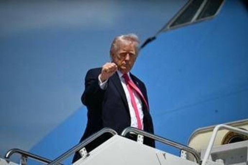 Trump: "Papa deve capire, Iran può colpire anche Italia". Ottimismo sui negoziati: "Accordo vicino con Teheran"