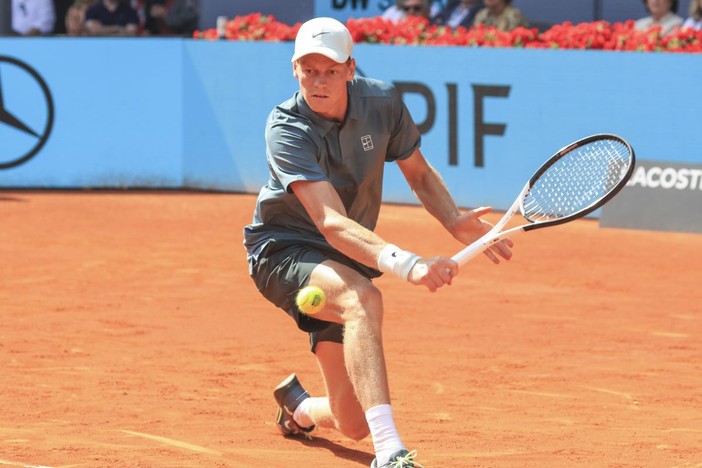 A Madrid esordio complicato ma vincente per Sinner