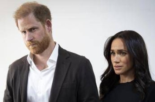 Conte Spencer: "Stampa cancerogena, Harry e Meghan trattati come mia sorella Diana" Conte Spencer: "Stampa cancerogena, Harry e Meghan trattati come mia sorella Diana"