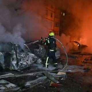Ucraina-Russia, missili e droni su Kiev nella notte Ucraina-Russia, missili e droni su Kiev nella notte