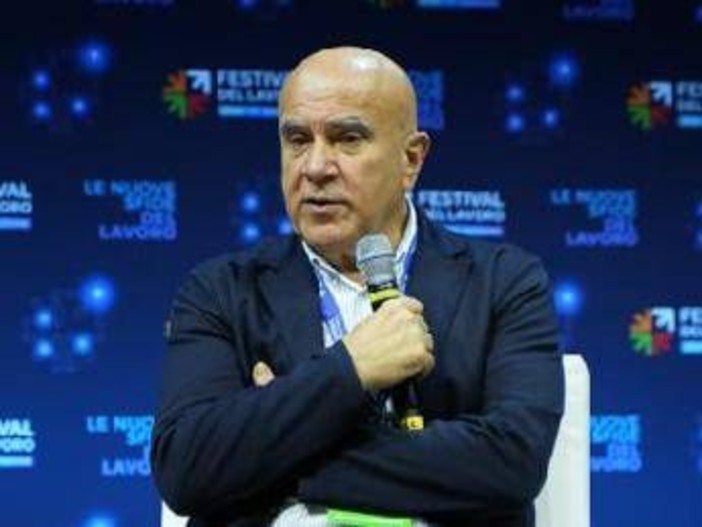 Lavoro, De Luca: "Festival 2027 a fine aprile in coincidenza del 1° maggio alla Nuvola di Roma" Lavoro, De Luca: "Festival 2027 a fine aprile in coincidenza del 1° maggio alla Nuvola di Roma"