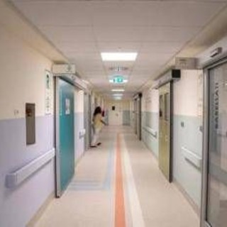 Catanzaro, bimbo di 18 mesi muore in ospedale: altri 4 bambini ricoverati Catanzaro, bimbo di 18 mesi muore in ospedale: altri 4 bambini ricoverati