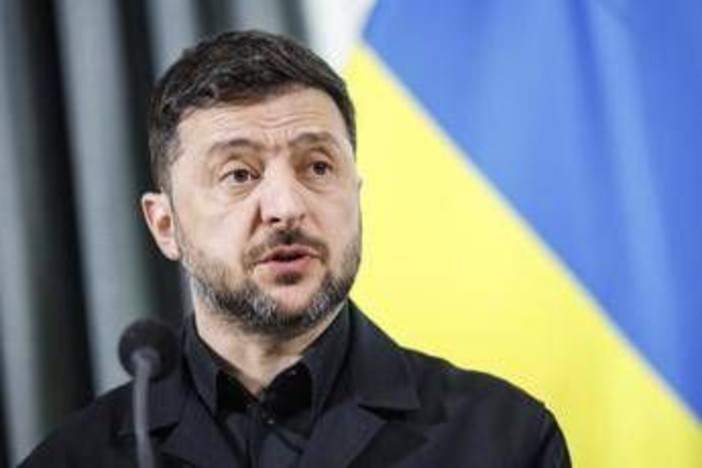 Ucraina, Zelensky: "Pace ma non ad ogni costo". Usa propongono trilaterale con Kiev e Mosca