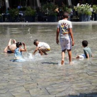 Caldo estremo, ancora afa record dopo il picco di oggi: cosa succede nel weekend