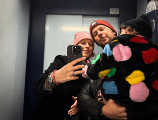 Pellegrini, la figlia torna a casa dall'ospedale: la polemica e la dura replica di Matteo Giunta Pellegrini, la figlia torna a casa dall'ospedale: la polemica e la dura replica di Matteo Giunta