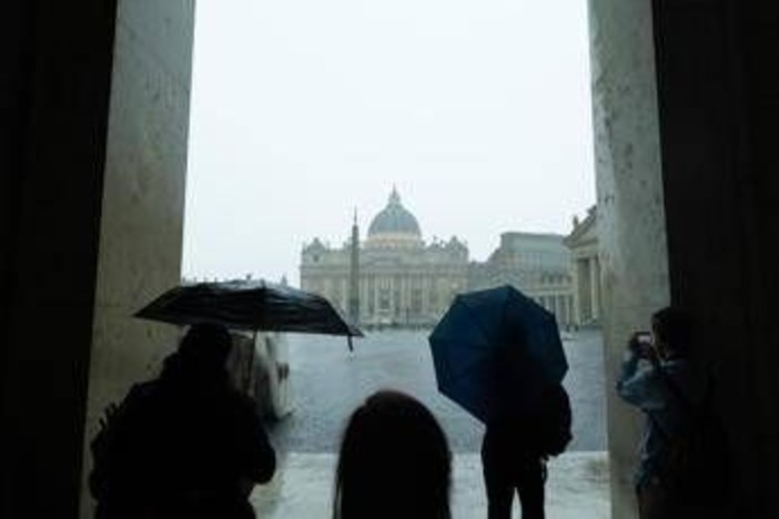 Sole e caldo fino a mercoledì, poi arriva la pioggia: le previsioni meteo Sole e caldo fino a mercoledì, poi arriva la pioggia: le previsioni meteo