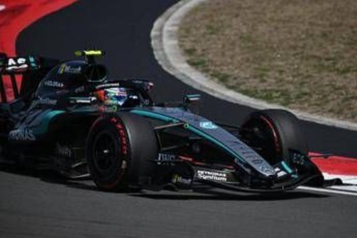 Formula 1, pole record di Antonelli in Cina davanti a Russell e Leclerc Formula 1, pole record di Antonelli in Cina davanti a Russell e Leclerc