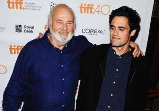 Omicidio regista Rob Reiner e moglie, il figlio Nick e quella stanza d'albergo piena di sangue
