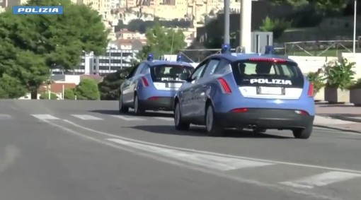 Maxi operazione antidroga nel crotonese, 14 misure cautelari Maxi operazione antidroga nel crotonese, 14 misure cautelari