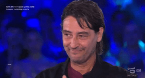 Simone Annicchiarico squalificato dal Gf Vip, le scuse in diretta: "Mi sono sentito tradito da me stesso"