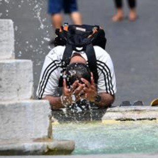 Stretta del caldo sull'Italia, oggi 5 città in allerta arancione: domani saranno 8