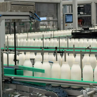 Arriva sul mercato italiano un’innovativa bottiglia in fibra di carta