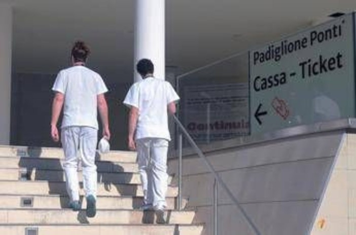 Infermieri introvabili, si cercano all'estero: boom di arrivi da Tunisia, India e Paraguay﻿