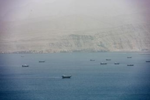 Iran ribadisce: "Libero transito a Hormuz per soli 60 giorni". Svelato piano con Oman per pedaggio nello Stretto