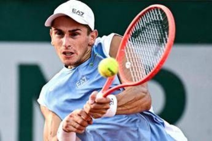 Roland Garros, impresa Arnaldi: batte Tsitsipas e vola al terzo turno