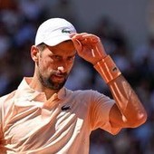 Djokovic, furia contro... un cameraman: cos'è successo con Fonseca