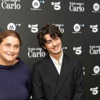 Ascolti tv 27 settembre, vince "Il mio nome è Carlo" su Canale 5: il film su Carlo Acutis domina con oltre 4,2 milioni di spettatori