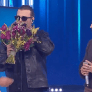 Sanremo 2026, Gianluca Grignani 'dissa' Laura Pausini sul palco: cosa ha detto