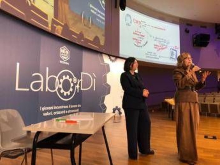 Lavoro, a Roma il LaborDì: il Salone dedicato al lavoro patrocinato da Regione Lazio Lavoro, a Roma il LaborDì: il Salone dedicato al lavoro patrocinato da Regione Lazio