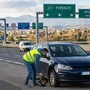 Controesodo, cosa fare se si buca una gomma in autostrada: 5 regole per evitare rischi Controesodo, cosa fare se si buca una gomma in autostrada: 5 regole per evitare rischi