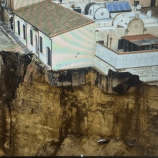 Niscemi, gli scrittori si mobilitano per salvare la biblioteca