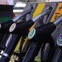 Carburanti, da oggi il taglio delle accise scende a 5 centesimi: "Pieno di gasolio costerà 3 euro in più" Carburanti, da oggi il taglio delle accise scende a 5 centesimi: "Pieno di gasolio costerà 3 euro in più"