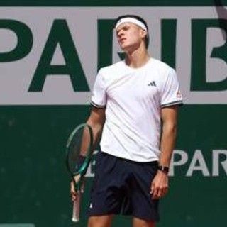 Roland Garros, Mensik eroico: batte Navone (e i crampi) e vola al terzo turno dopo 5 ore di battaglia Roland Garros, Mensik eroico: batte Navone (e i crampi) e vola al terzo turno dopo 5 ore di battaglia