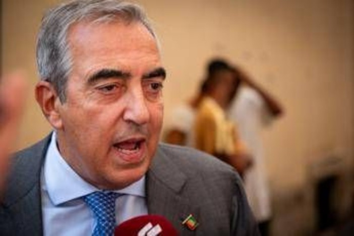 Mediaset-Corona, Forza Italia si schiera con la famiglia Berlusconi: "Solidarietà, libertà di espressione non è diffamare" Mediaset-Corona, Forza Italia si schiera con la famiglia Berlusconi: "Solidarietà, libertà di espressione non è diffamare"