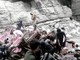 Bus precipita in un burrone in Pakistan, almeno 40 morti Bus precipita in un burrone in Pakistan, almeno 40 morti