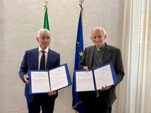 Firmato protocollo d'intesa tra Abodi e Zuppi per la riqualificazione degli oratori nelle aree disagiate