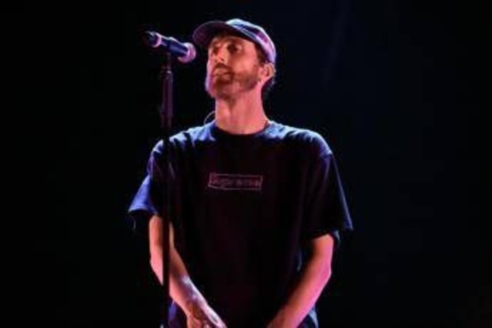 Sanremo 2026, Mecna chi è: la cover con Mara Sattei